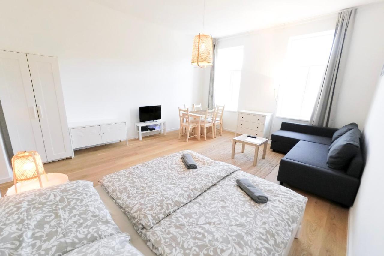 Apartment Living - Lerchenfeldergürtel *